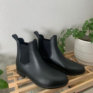 WORN ONCE- a new day black boots